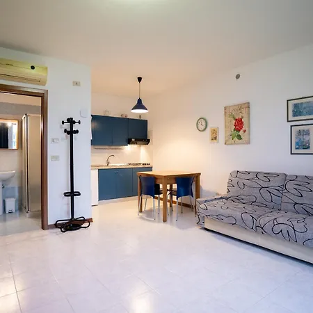 Cristina - Agenzia Arcobaleno Apartment